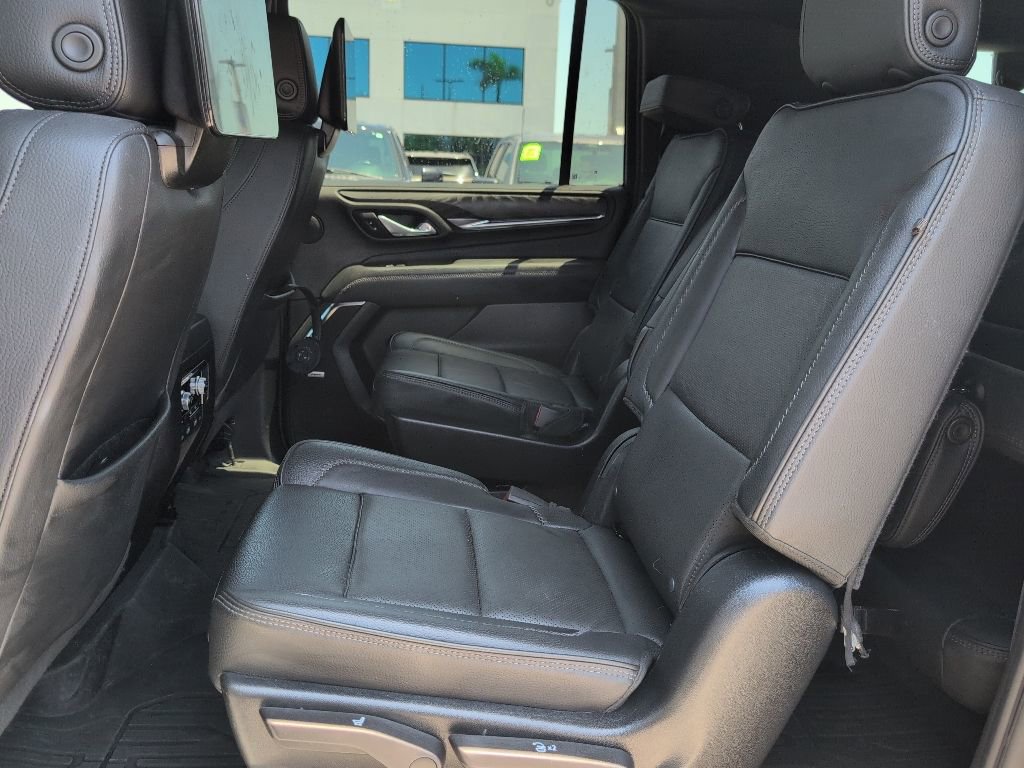 Used 2023 GMC Yukon XL Denali w/ Denali Reserve Package AWD/4WD image 12