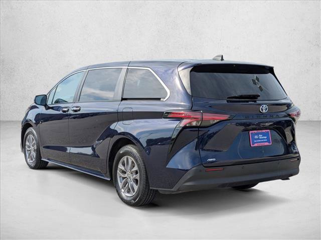 Used 2022 Toyota Sienna XLE AWD/4WD image 5