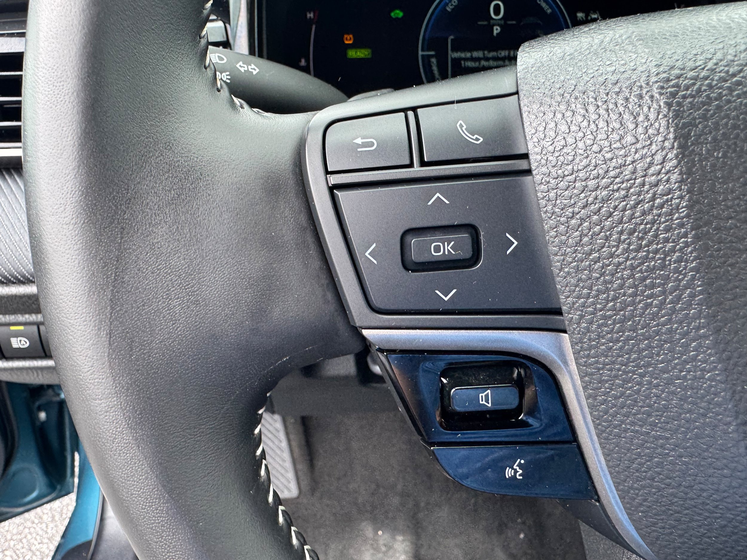 Used 2025 Toyota Camry SE FWD image 12