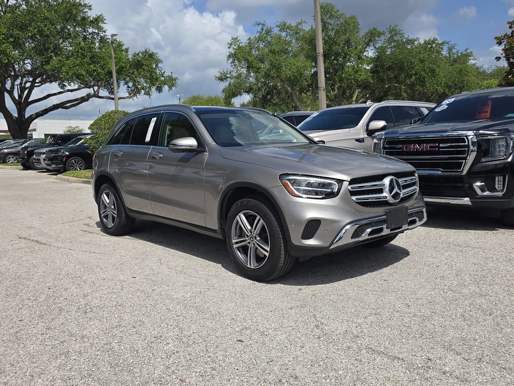 Used 2021 Mercedes-Benz GLC 300 4MATIC image 2