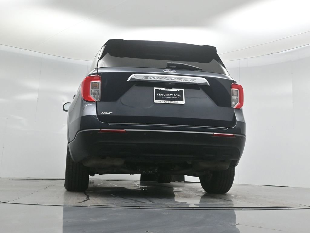 Certified 2022 Ford Explorer XLT image 16