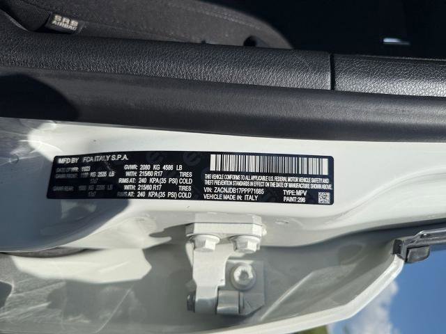 Used 2023 Jeep Renegade Latitude AWD/4WD image 31