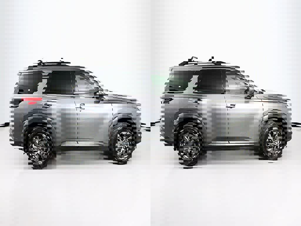 Used 2022 Nissan Pathfinder SV w/ SV Premium Package FWD image 6