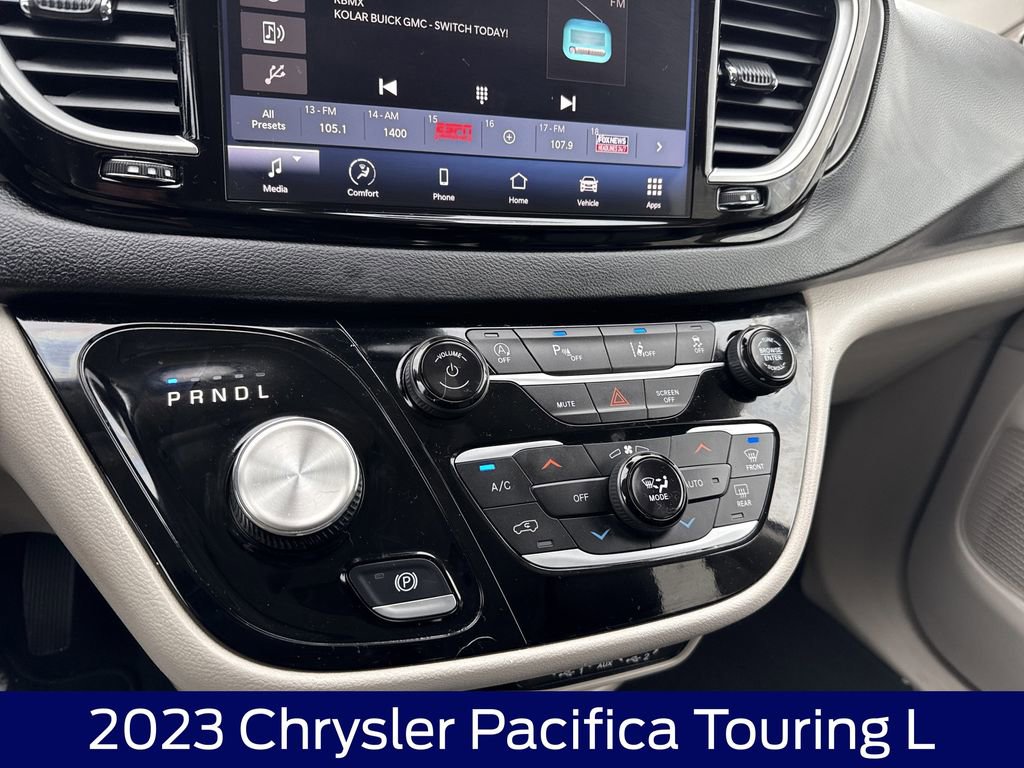 Used 2023 Chrysler Pacifica Touring-L image 25