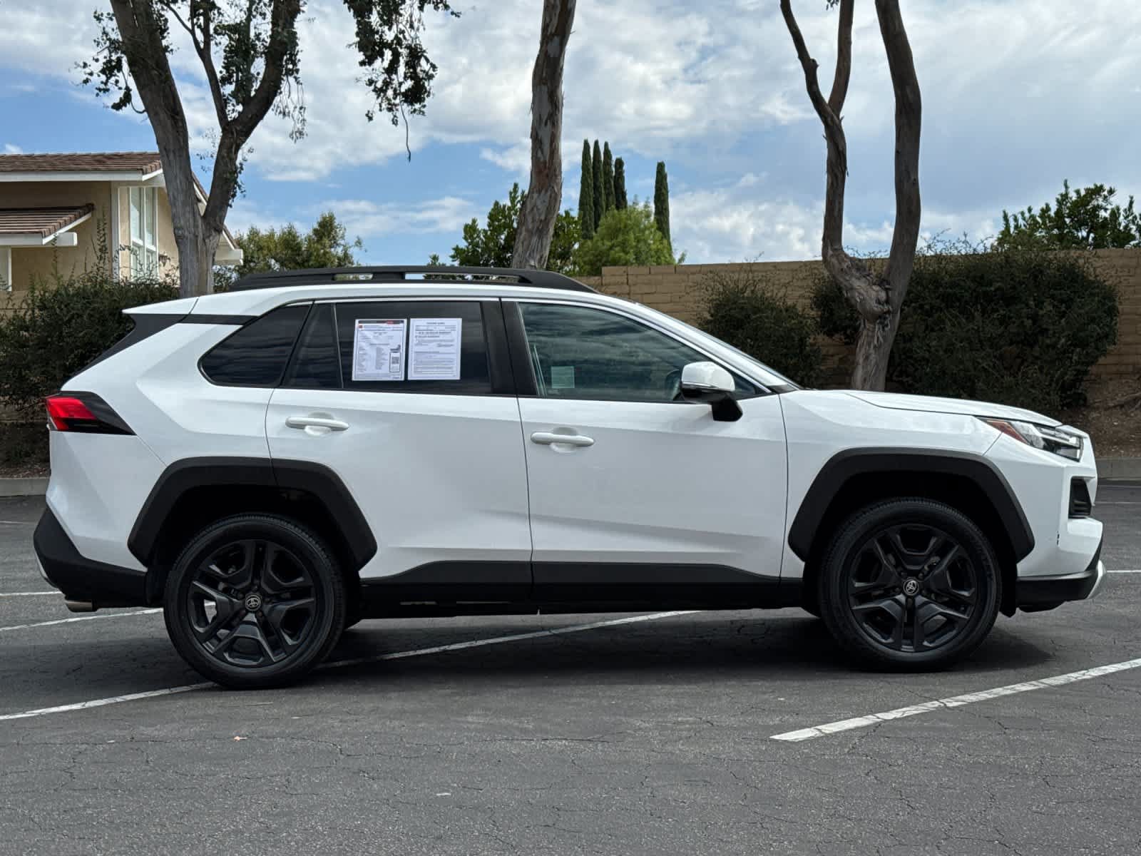 Used 2022 Toyota RAV4 Adventure w/ Convenience Package AWD/4WD image 8