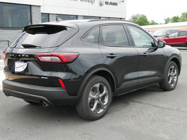 Certified 2025 Ford Escape ST-Line AWD/4WD image 8