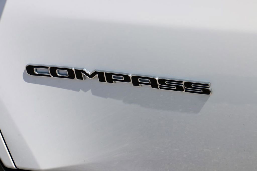 Used 2025 Jeep Compass Limited AWD/4WD image 11