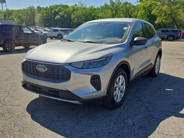 Certified 2023 Ford Escape Active AWD/4WD image 2