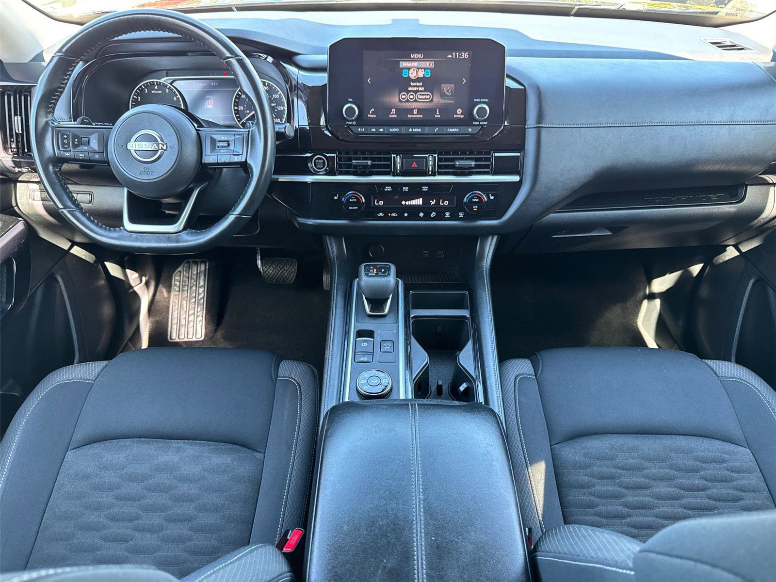 Used 2022 Nissan Pathfinder SV image 21