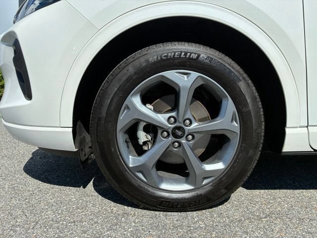 Certified 2023 Ford Escape ST-Line w/ Tech Pack #1 AWD/4WD image 9