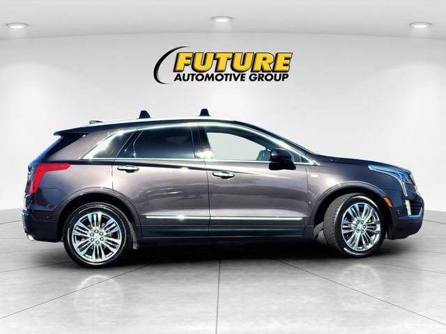 Used 2017 Cadillac XT5 Premium Luxury w/ Driver Assist Package AWD/4WD image 3