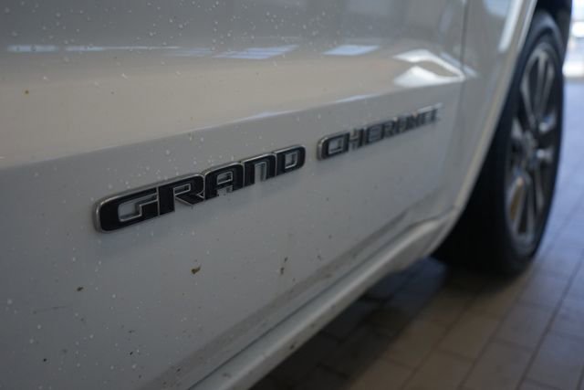 Used 2018 Jeep Grand Cherokee Overland AWD/4WD image 15