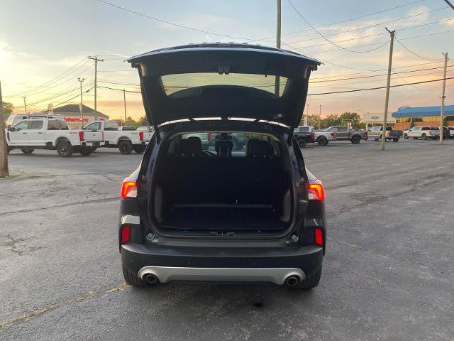 Certified 2022 Ford Escape Titanium AWD/4WD image 9