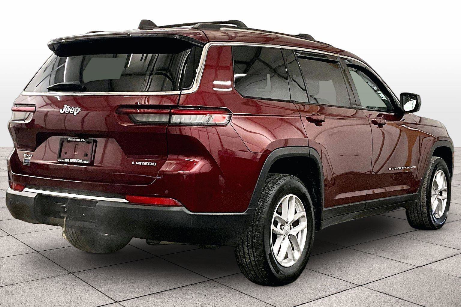 Used 2023 Jeep Grand Cherokee L Laredo image 11
