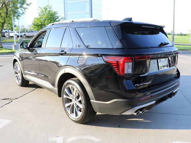 Certified 2025 Ford Explorer Platinum w/ Ultimate Package AWD/4WD image 4