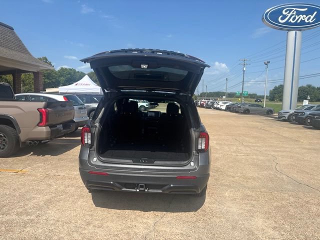 Certified 2025 Ford Explorer ST-Line AWD/4WD image 10