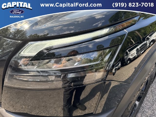Used 2023 Nissan Pathfinder Rock Creek AWD/4WD image 11