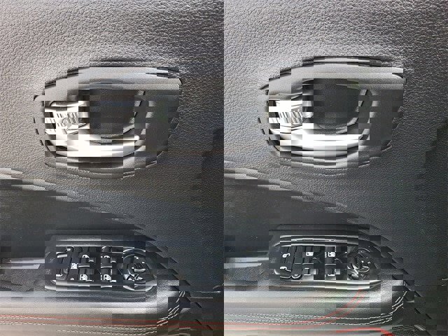 Used 2019 Jeep Compass Trailhawk w/ Cold Weather Group image 2