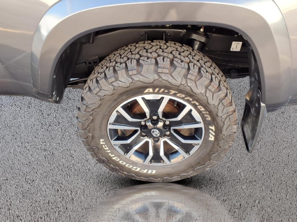 Used 2022 Toyota Tacoma TRD Sport AWD/4WD image 28