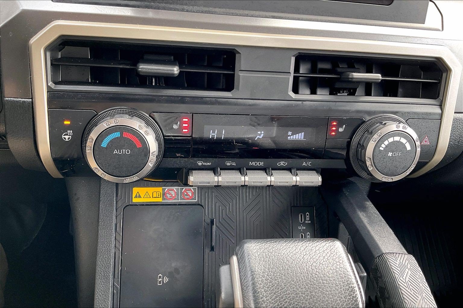 Used 2024 Toyota Tacoma SR5 AWD/4WD image 29