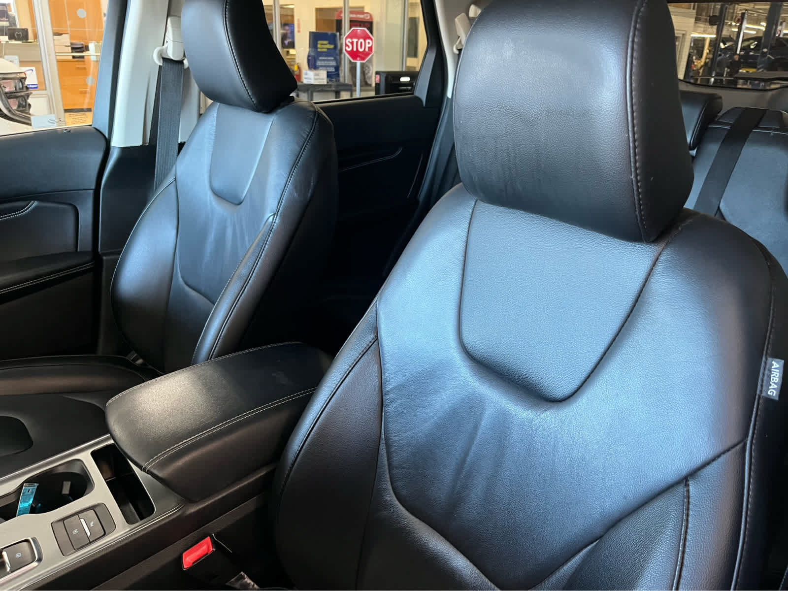 Certified 2022 Ford Edge Titanium AWD/4WD image 20