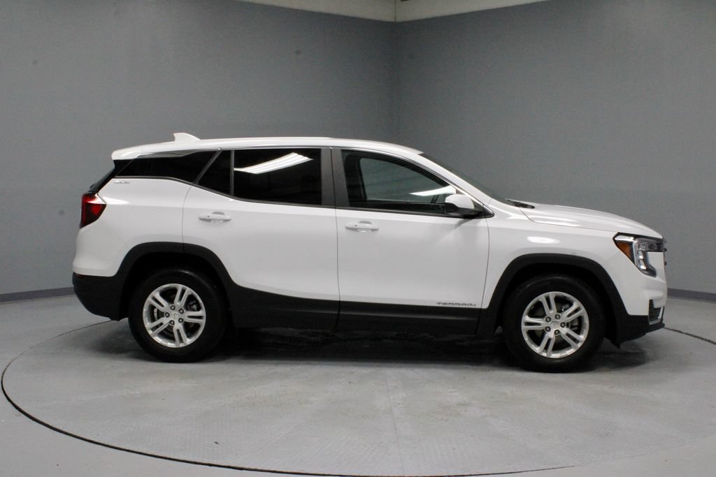 Used 2023 GMC Terrain SLE FWD image 11