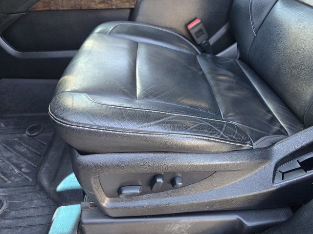 Used 2017 Chevrolet Suburban LT image 20