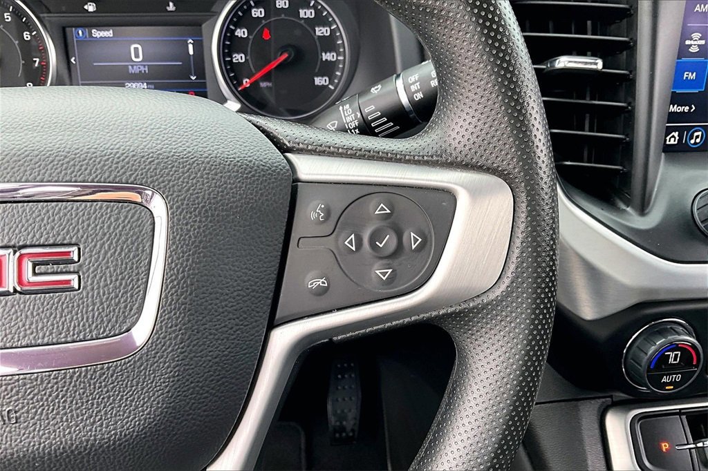 Used 2023 GMC Acadia SLE image 19