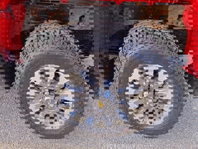 Used 2024 Chevrolet Silverado 2500 Custom w/ Custom Value Package image 8