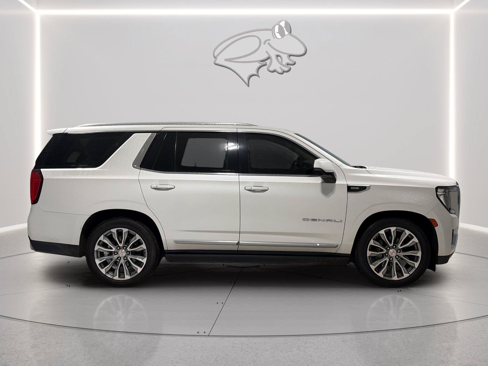Used 2021 GMC Yukon Denali w/ Denali Premium Package AWD/4WD image 6