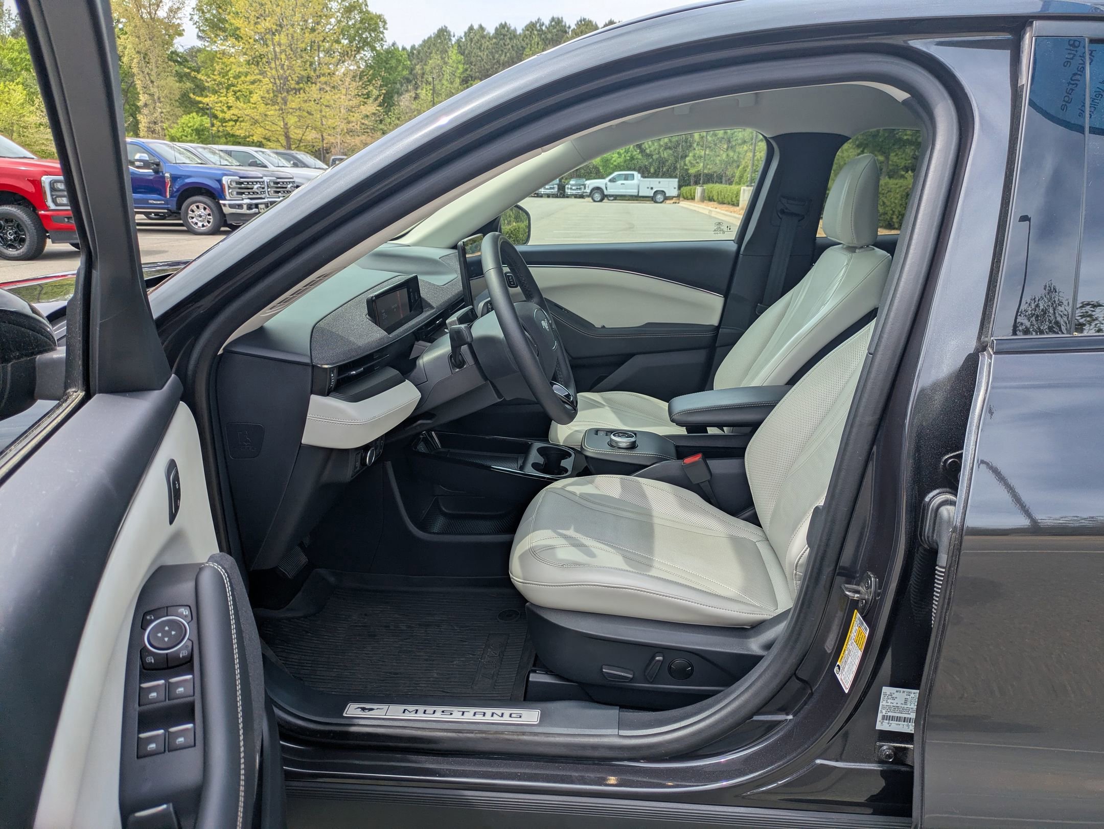 Certified 2022 Ford Mustang Mach-E Premium image 12