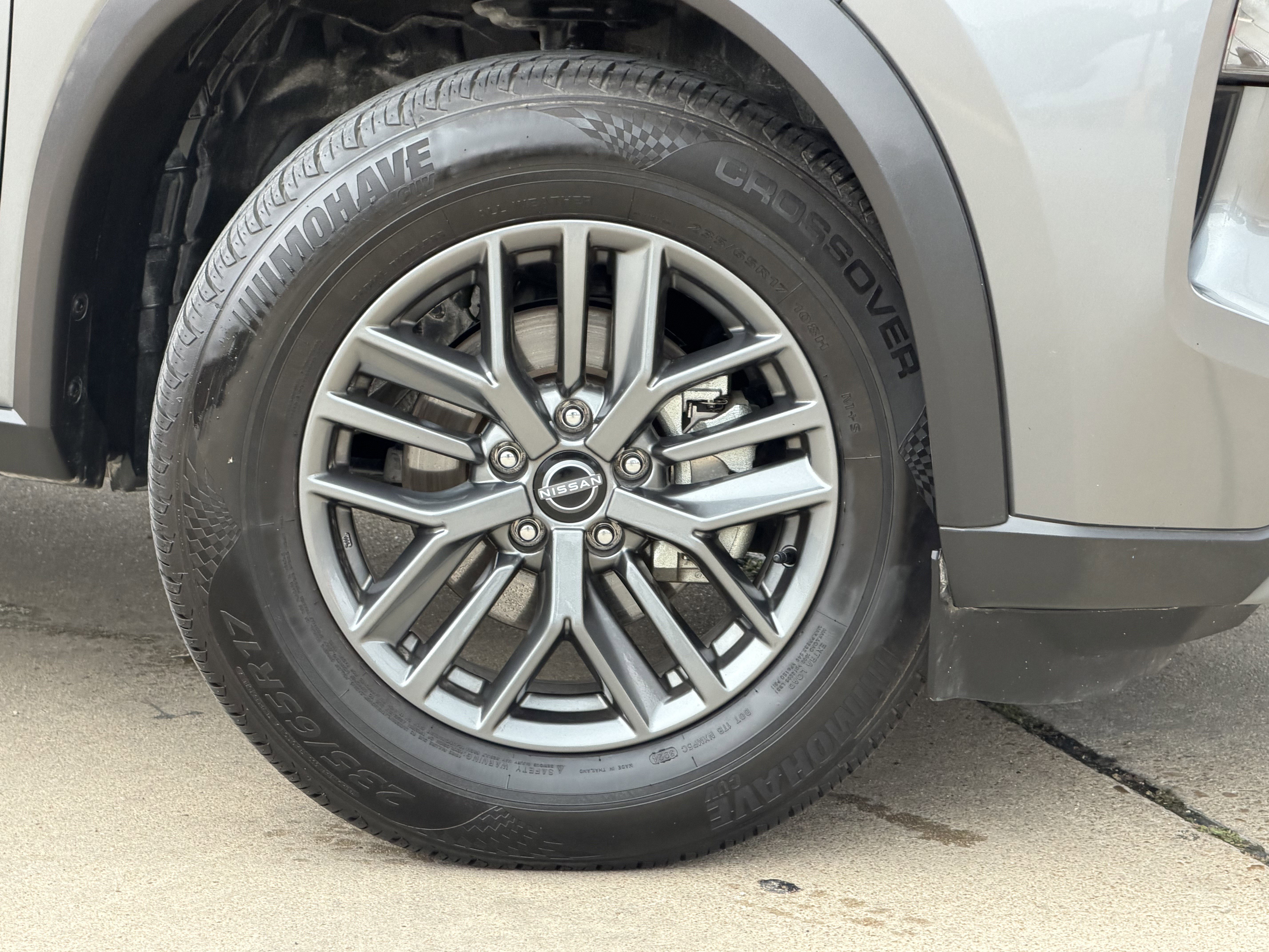 Used 2023 Nissan Rogue S FWD image 3