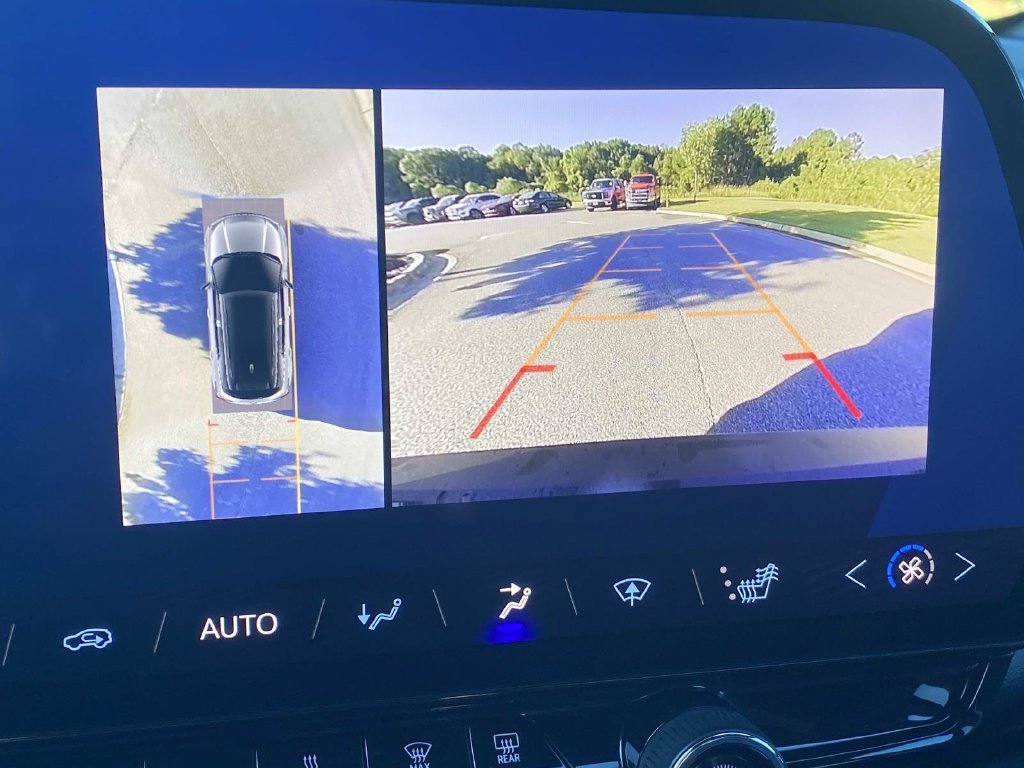 Used 2025 Chevrolet Blazer EV LT AWD/4WD image 28