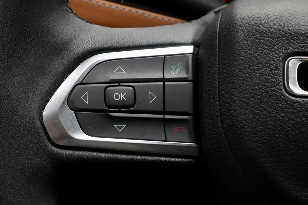 Used 2024 Jeep Compass Limited image 27