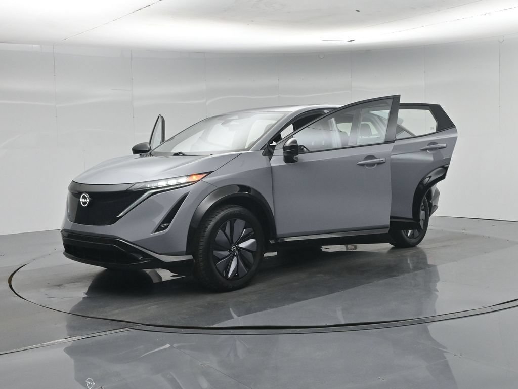 Used 2023 Nissan Ariya AWD image 32