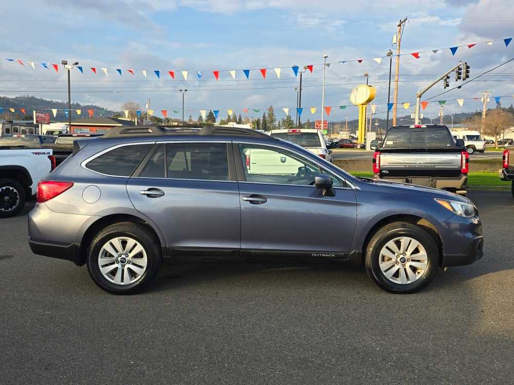Used 2017 Subaru Outback 2.5i Premium image 6