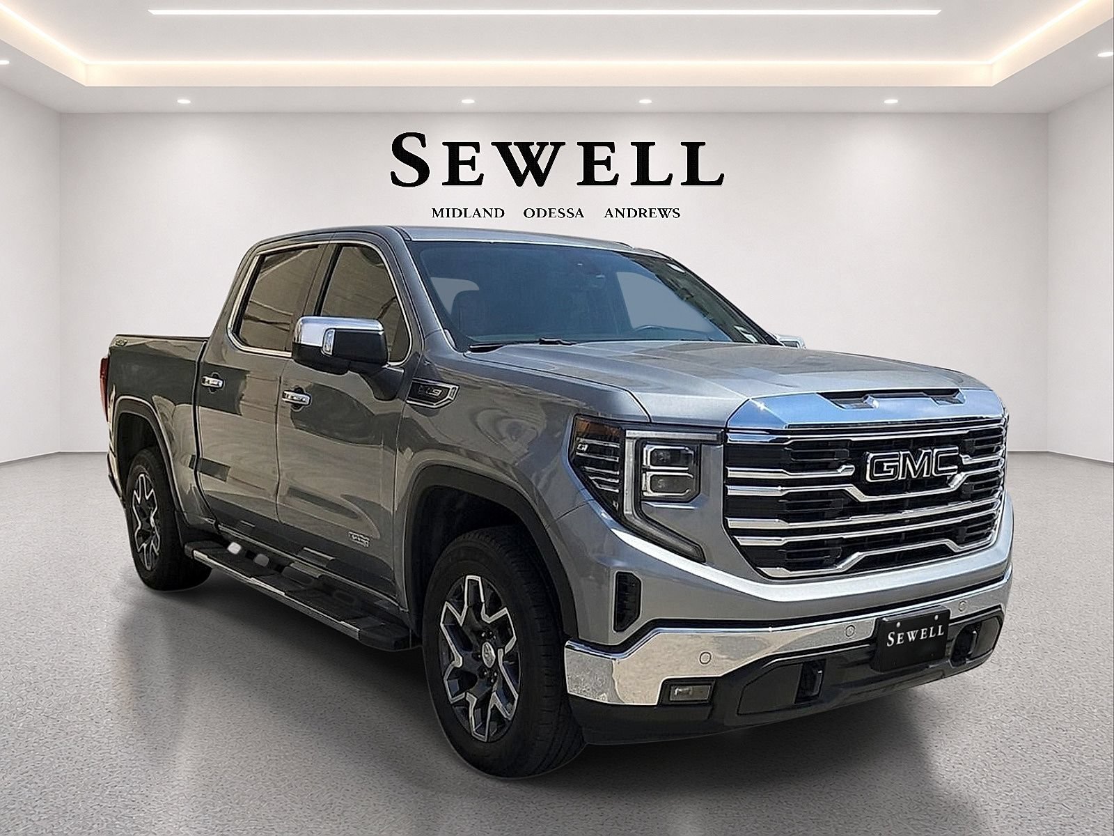 Used 2025 GMC Sierra 1500 SLT AWD/4WD image 2