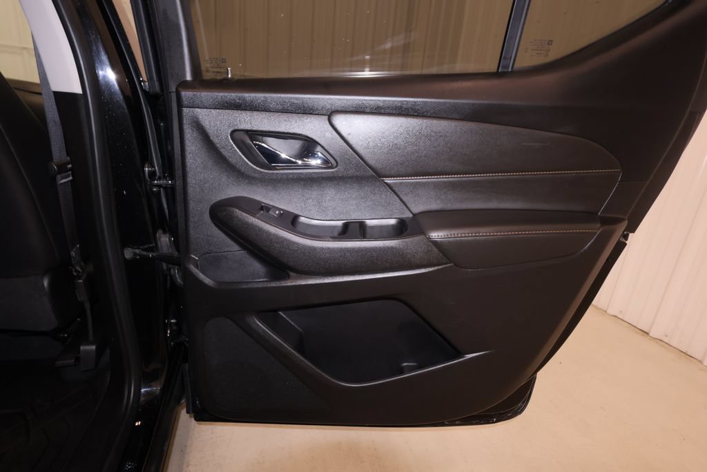 Used 2020 Chevrolet Traverse LT w/ LPO, Floor Liner Package AWD/4WD image 19