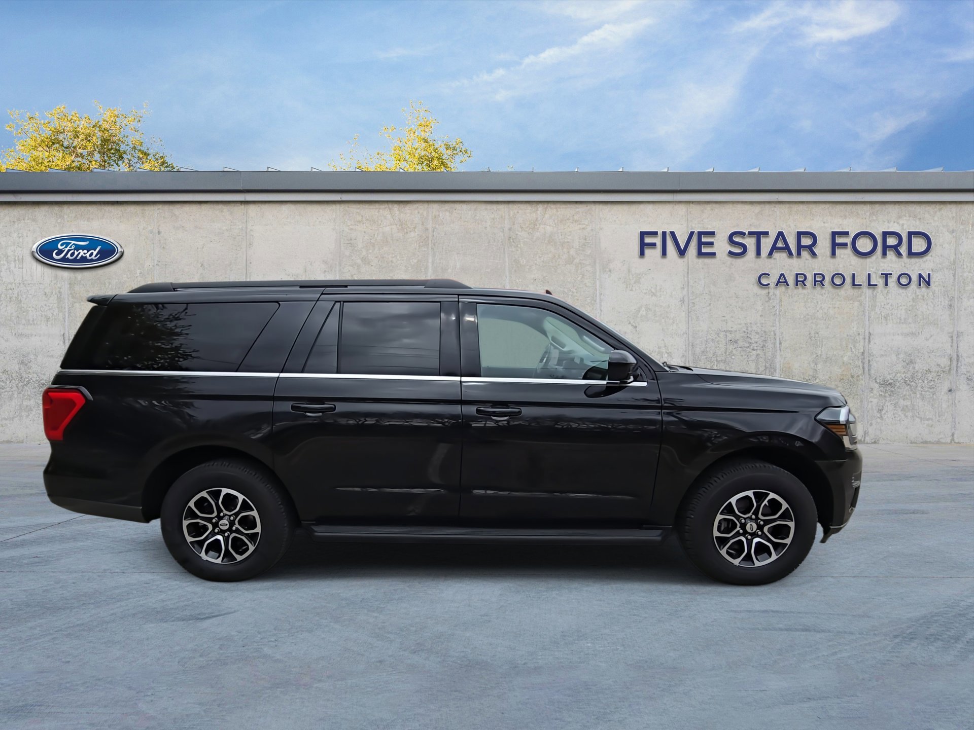 Certified 2024 Ford Expedition Max XLT image 6