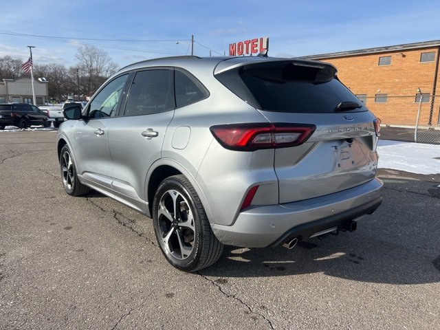 Certified 2023 Ford Escape ST-Line Select w/ Tech Pack #2 image 6