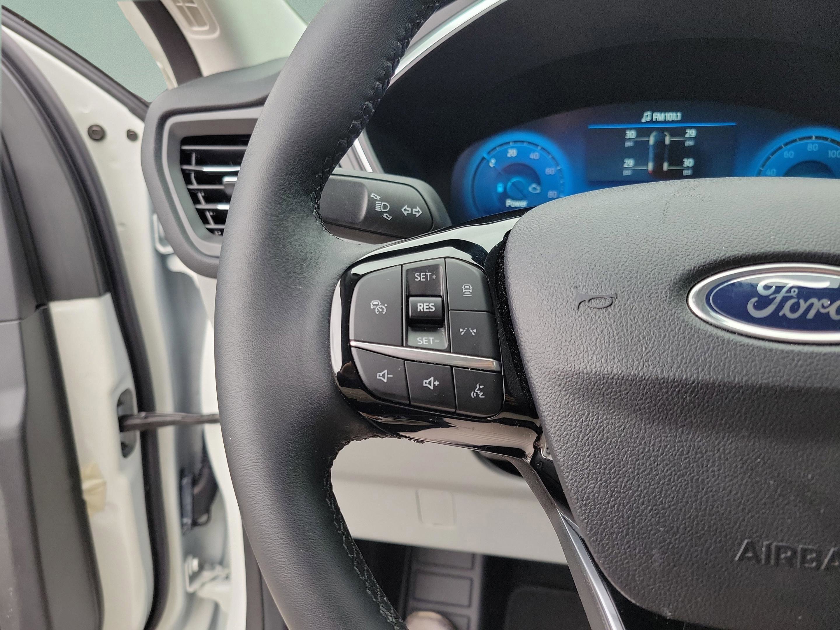 Certified 2024 Ford Escape SE w/ PHEV Premium Package image 9