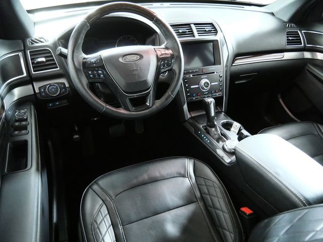Certified 2018 Ford Explorer Platinum AWD/4WD image 4