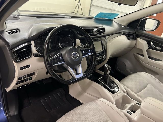 Used 2022 Nissan Rogue Sport SV w/ Technology Package image 12