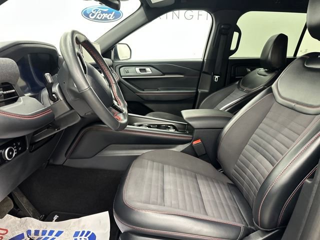 Certified 2025 Ford Explorer ST-Line w/ ST-Line Street Pack image 30
