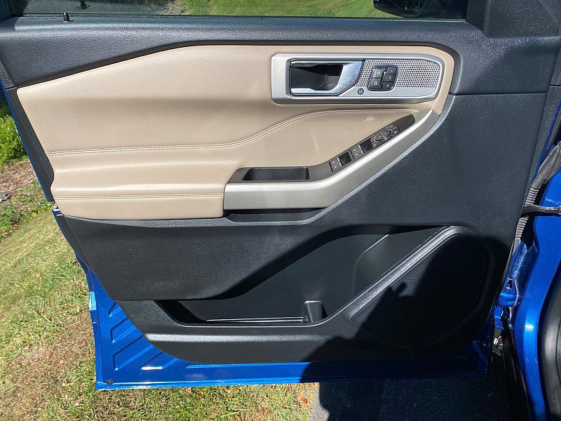 Certified 2021 Ford Explorer Limited w/ Equipment Group 301A image 26