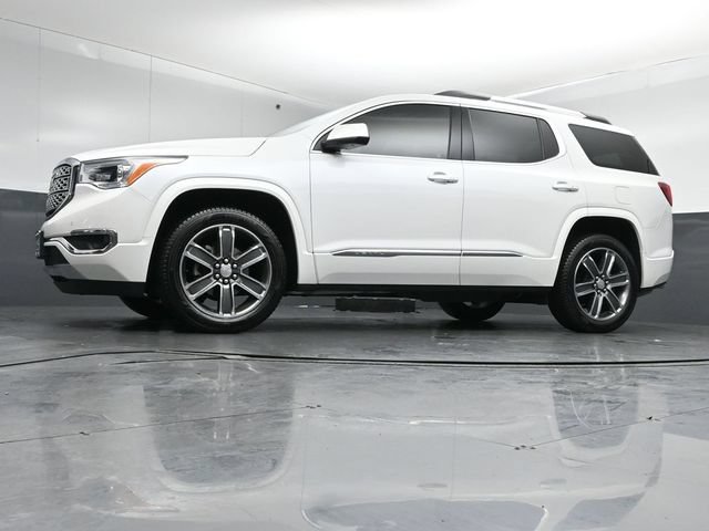 Used 2019 GMC Acadia Denali w/ Technology Package FWD image 41
