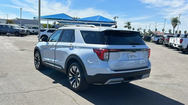 Certified 2025 Ford Explorer Platinum w/ LUX Leather Package AWD/4WD image 5