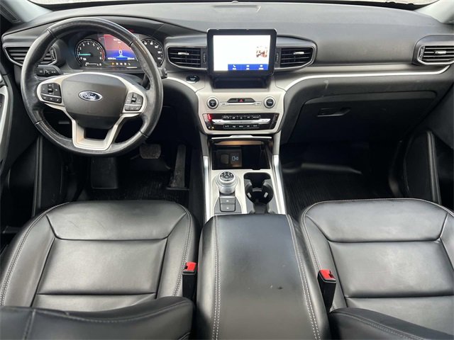 Certified 2022 Ford Explorer XLT w/ Equipment Group 202A image 16