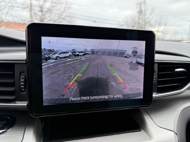 Certified 2022 Ford Explorer XLT w/ Equipment Group 202A image 9