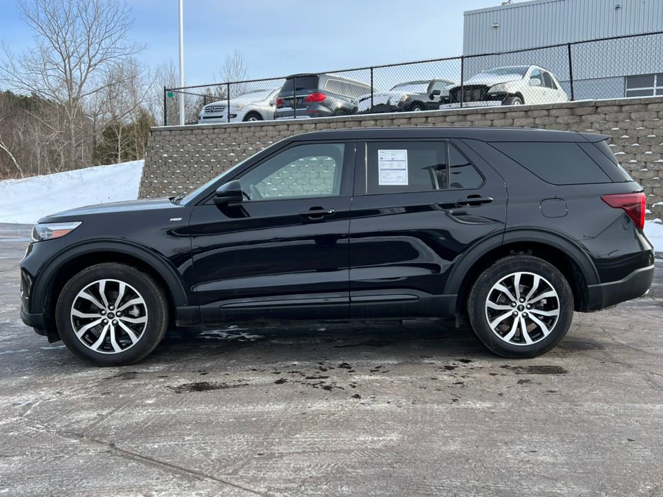 Certified 2022 Ford Explorer ST-Line w/ Class IV Trailer Tow Package image 5